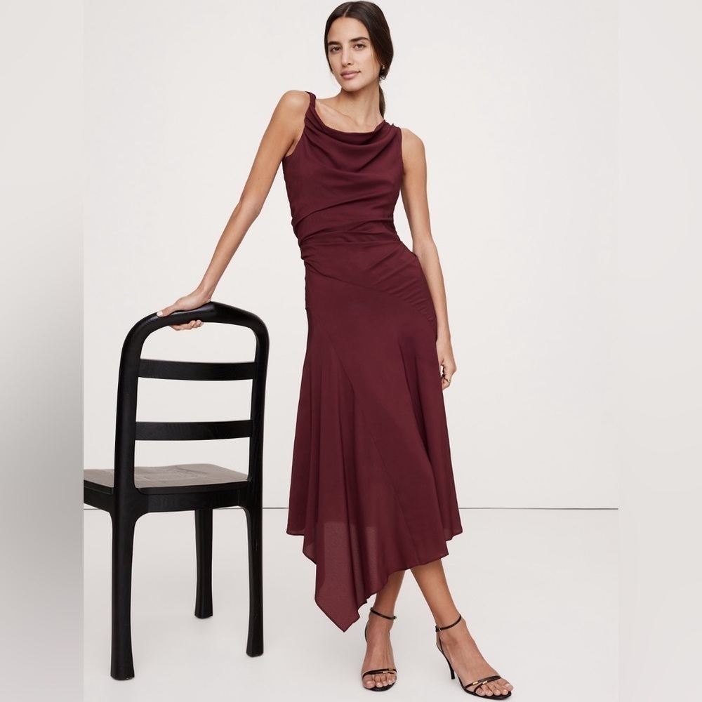 NEW! Banana Republic Red Cherry Jam Crepe Twist-Shoulder Dress 🏒